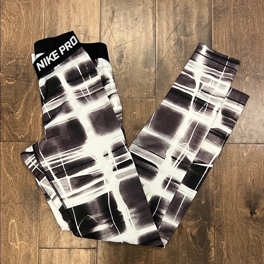 Nike Pro Black and White Abstract Leggings